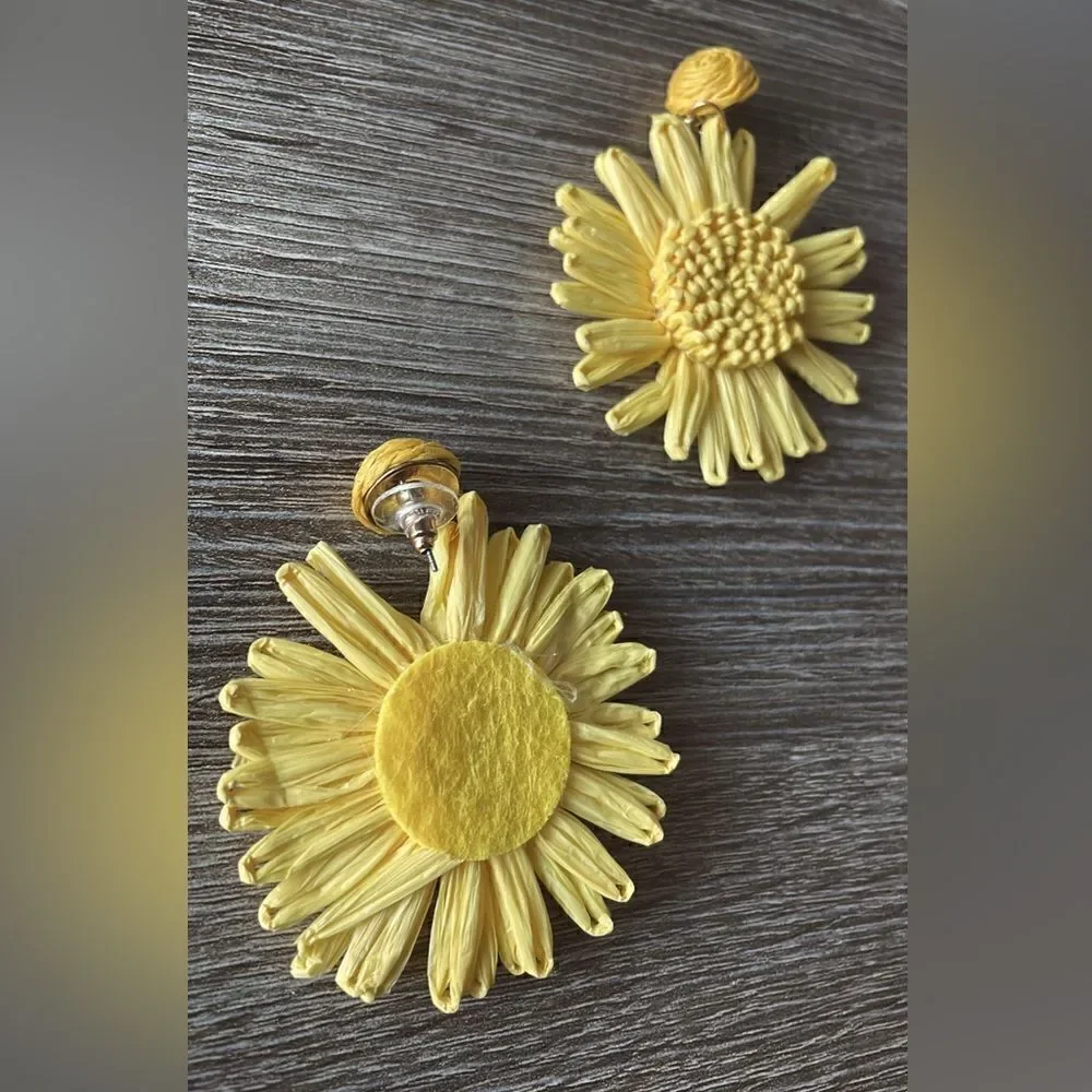 Yellow flower earrings A461